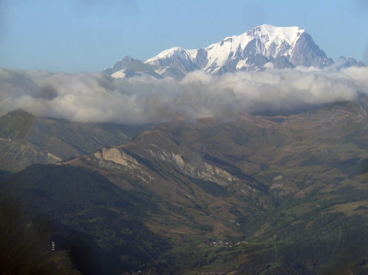 Le col de la Madeleine : vue sur le Mont Blanc - La Léchère