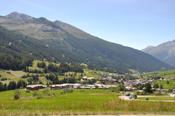  - Lanslevillard