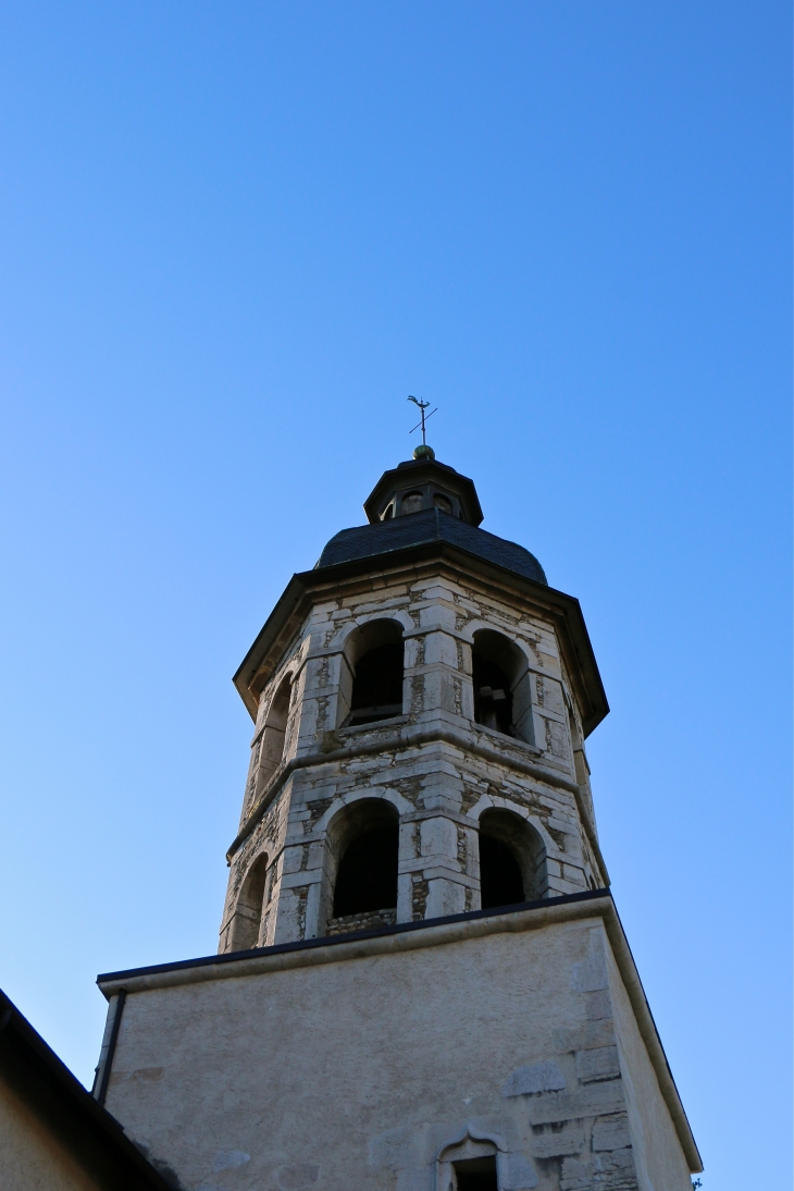 Le clocher de l'église des Carmes. - Le Pont-de-Beauvoisin