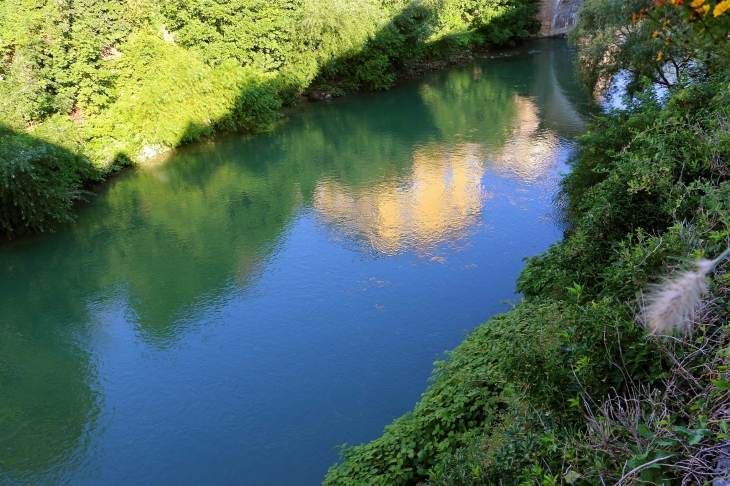 Depuis le jardin, le Guiers. - Le Pont-de-Beauvoisin