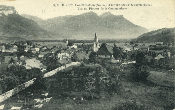 Vue ancienne de Les Echelles depuis l'esplanade du château - Les Échelles