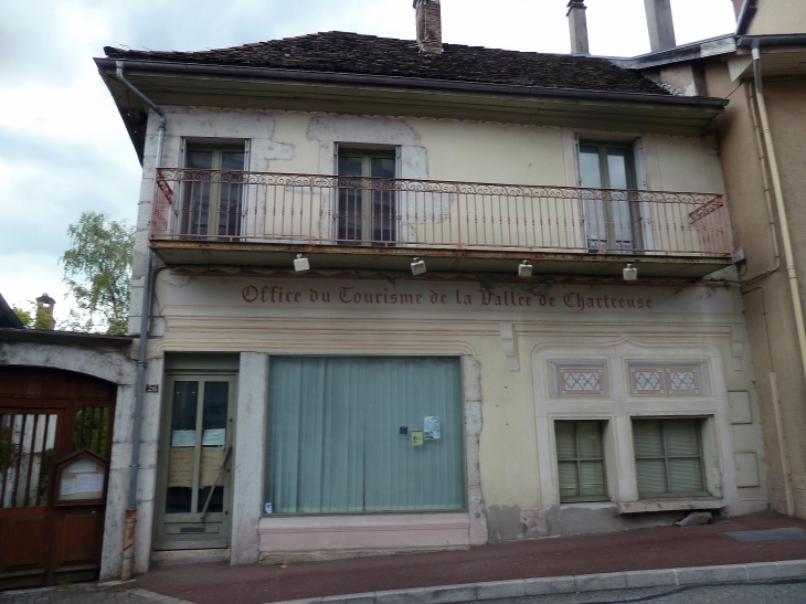 L'office de tourisme dans la maison de l'octroi - Les Échelles