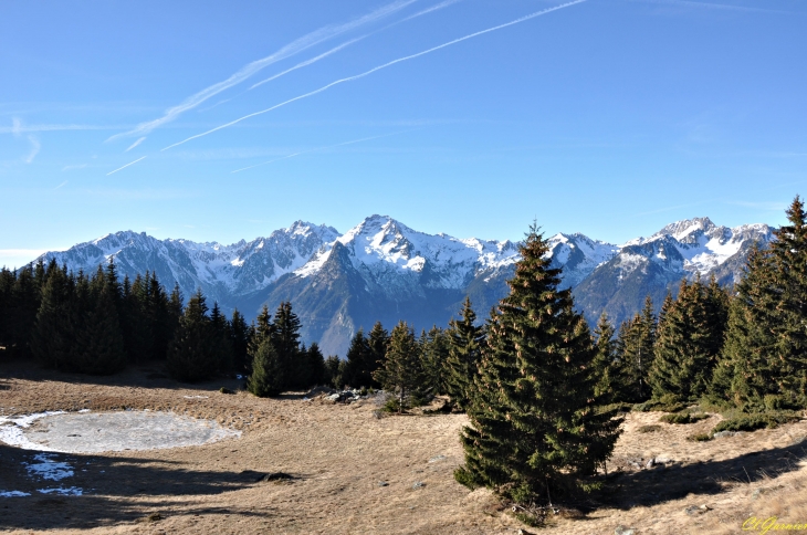 Chaîne de Belledonne depuis la Gde Léchère - Montgellafrey