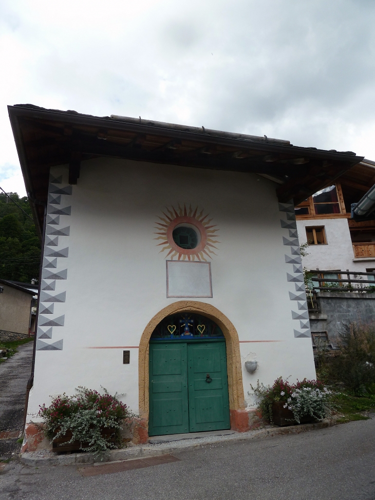 NANCROIX : entrée de la  chapelle Sainte Marie Madeleine - Peisey-Nancroix