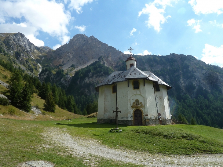 LES VERNETTES : chapelle Notre Dame - Peisey-Nancroix