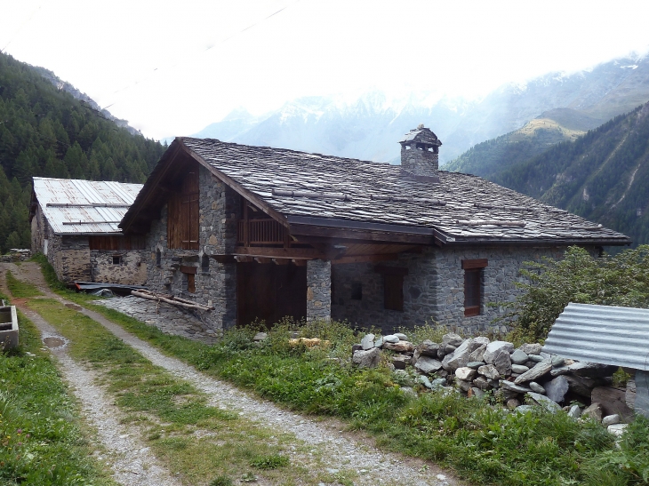 PRACOMPUET : dans le hameau - Peisey-Nancroix