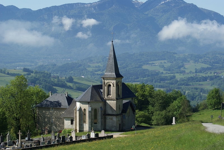 Panorama de Saint-Franc et de son église depuis la mairie