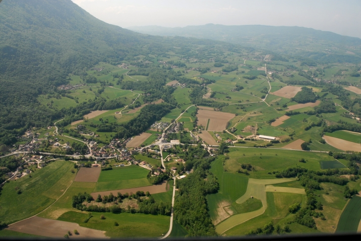 St Jean Chevelu vue aérienne - Saint-Jean-de-Chevelu