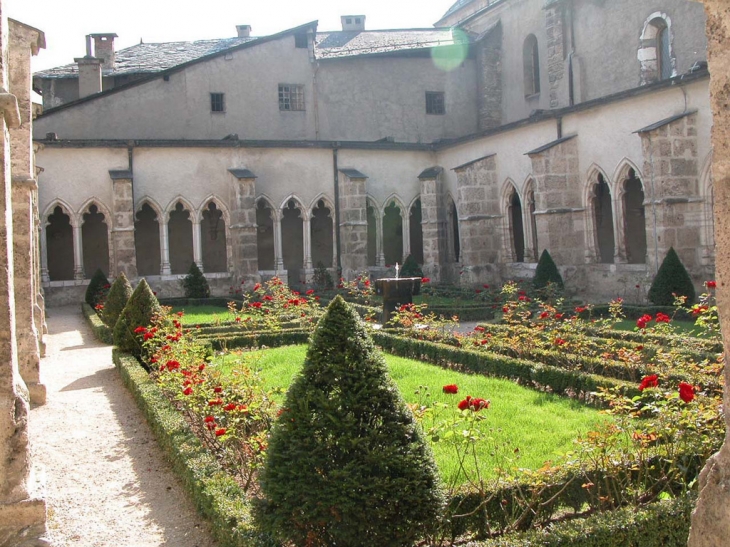 Le Cloître - Saint-Jean-de-Maurienne