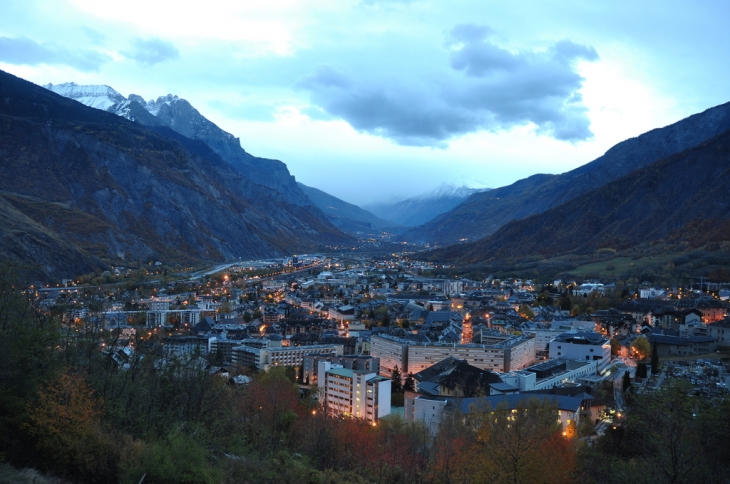 St Jean de Maurienne By night - Saint-Jean-de-Maurienne