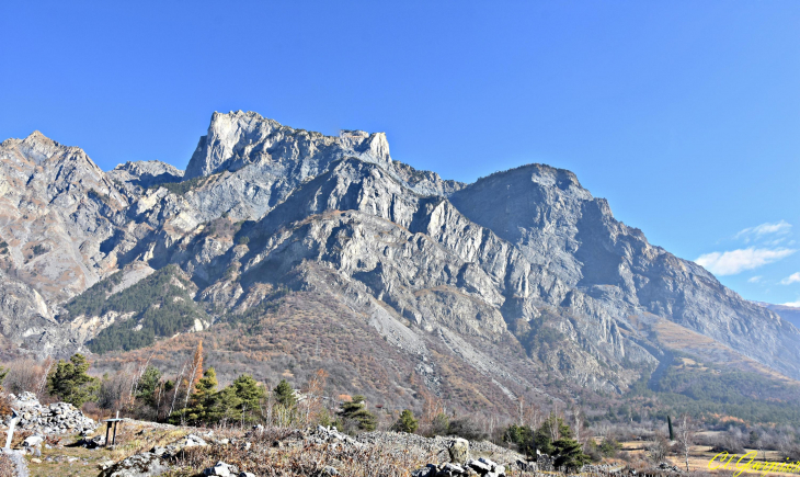 Babylone - La Croix des Têtes - Saint-Julien-Mont-Denis