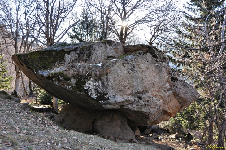 Dolmen - Le Thyl - Saint-Michel-de-Maurienne