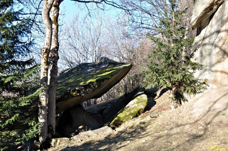 Dolmen - Le Thyl - Saint-Michel-de-Maurienne