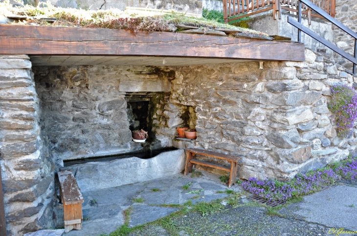 Lavoir 1816 - Le Thyl - Saint-Michel-de-Maurienne