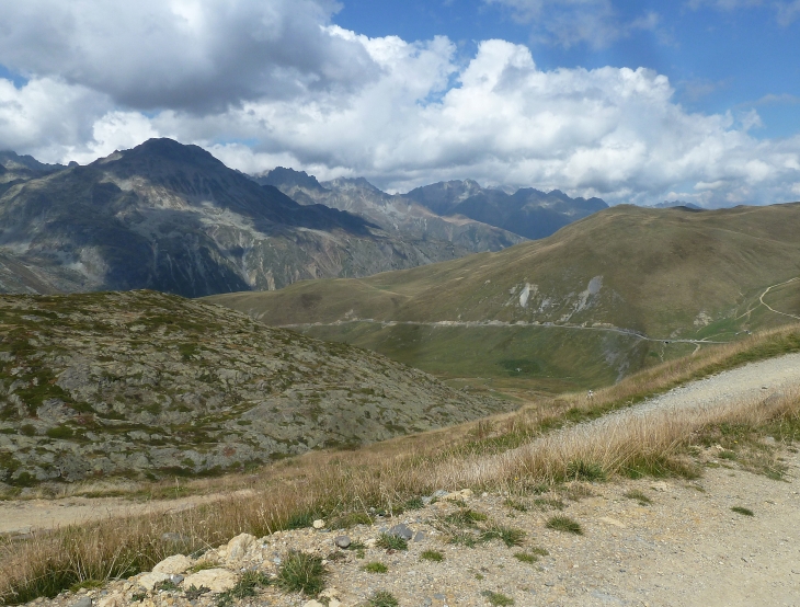 Col de la croix de fer :vue vers le col du Glandon - Saint-Sorlin-d'Arves