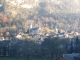 L'église et son village au soleil couchant