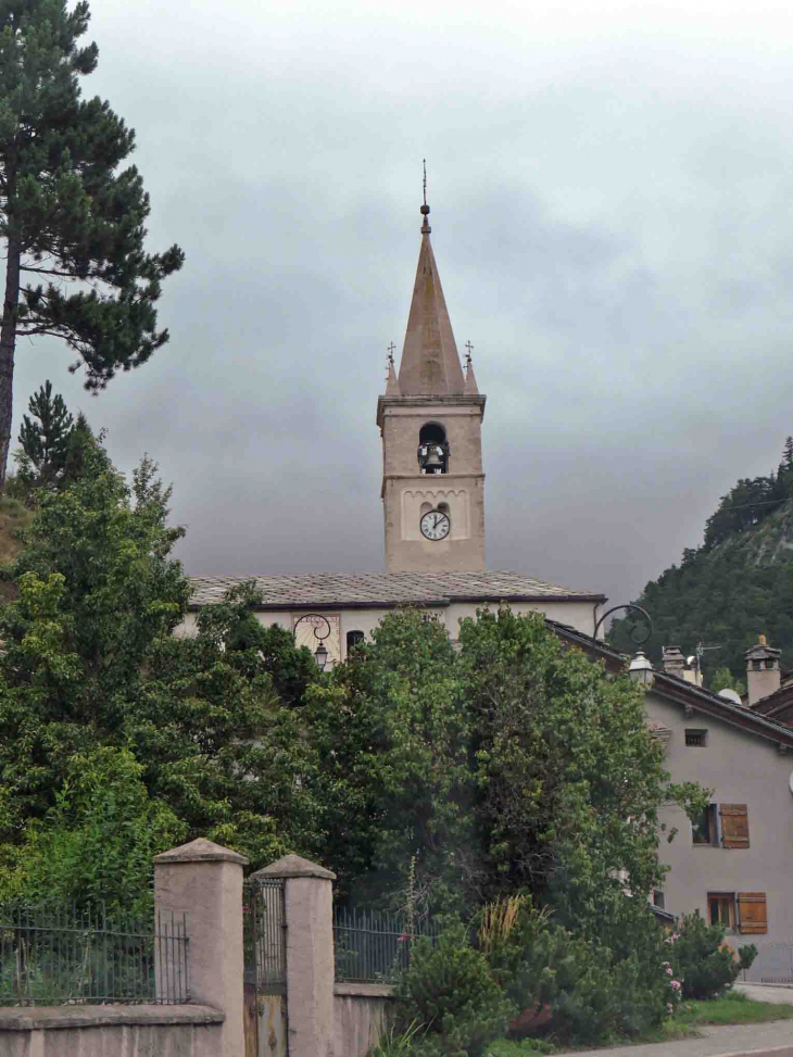 Vue sur le clocher de l'église - Termignon