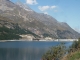 vue sur le barrage et le village