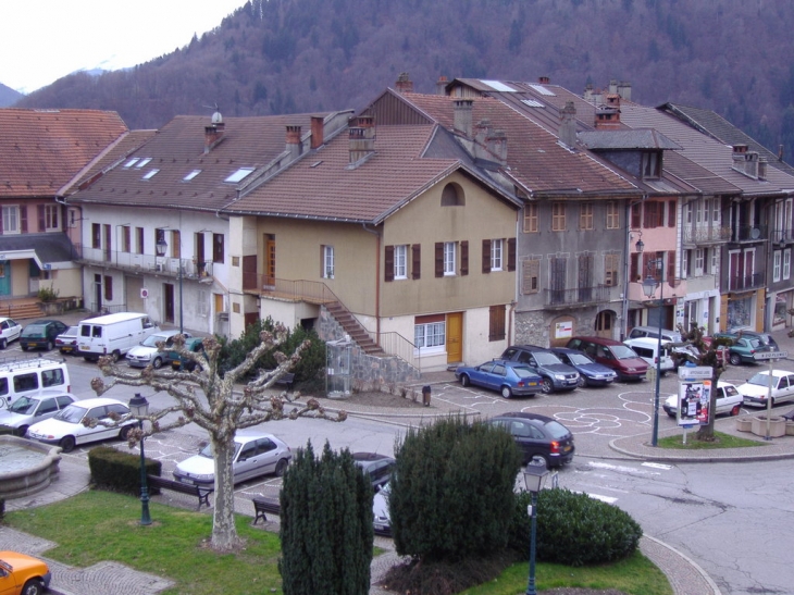 Place de l'hotel de ville - Ugine