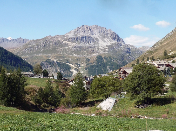 Hameau du FORNET au pied des monragnes - Val-d'Isère