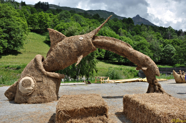 Sculptures sur paille et foin 2019 - Food Chain - Nouvelle Zélande - Valloire