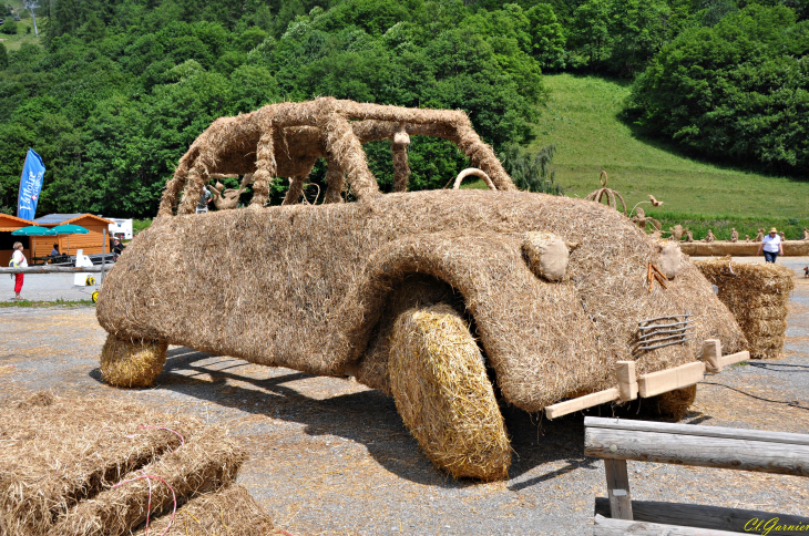 Sculptures sur paille et foin 2019 - Bon Voyage via Valloire - Rép Tchèque