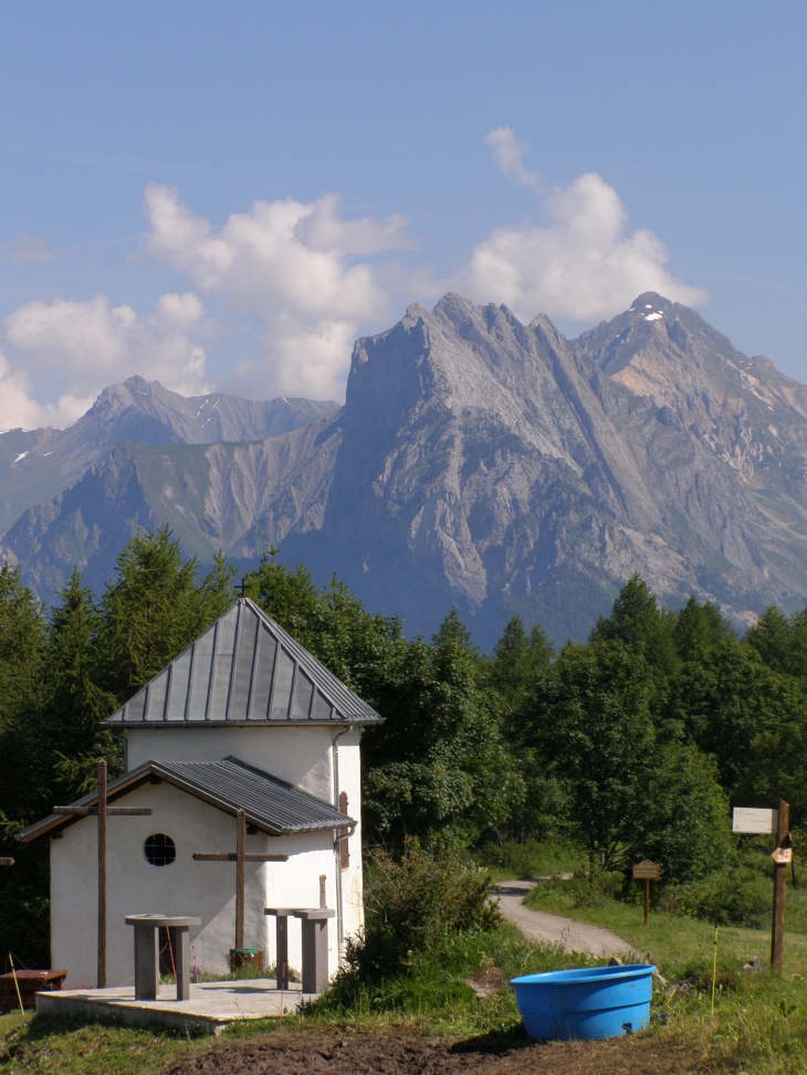 Entre le col du télégraphe et Valloire chapelle des 3 croix